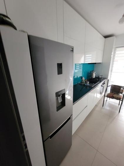 Inchiriez apartament 2 camere lux  spatios; parc si metrou, bloc nou - 1