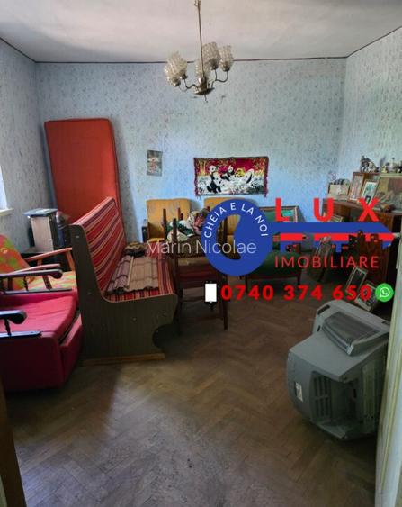 ID 6690 Casa de vanzare in Zona Pia?a Noua