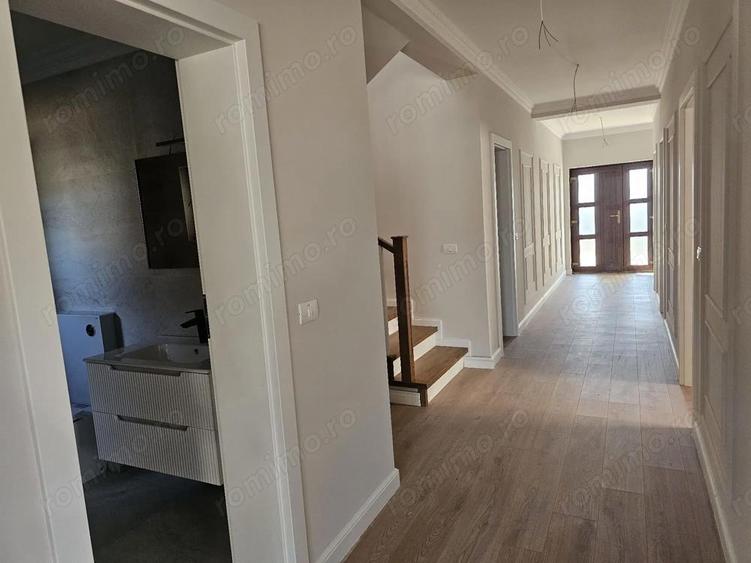 Zona Aradului! Despartit prin Garaj! - 4