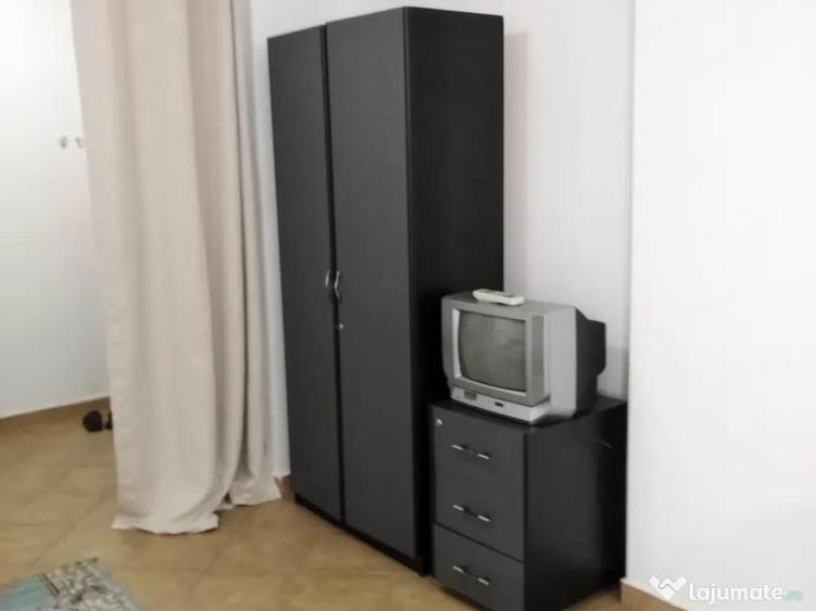 Inchiriez garsoniera - 2