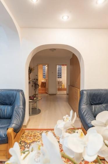 Pensiune Turistica cu Sala de Mese + Casa de Locuit in Cristesti - 20