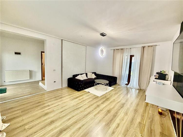 Case / vile de vanzare Miroslava - 9