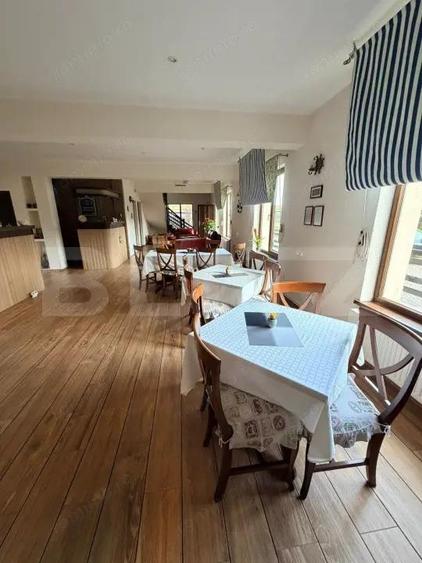 Vila / Pensiune de vanzare in Tohanu Nou la doar 4 km de Castelul Bran - 16