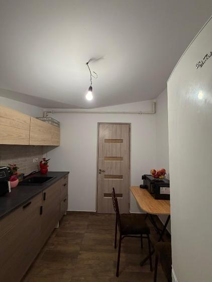 PROPRIETAR vand apartament 2 camere decomandat, M2  Dimitrie Leonida, str. Oituz - 9