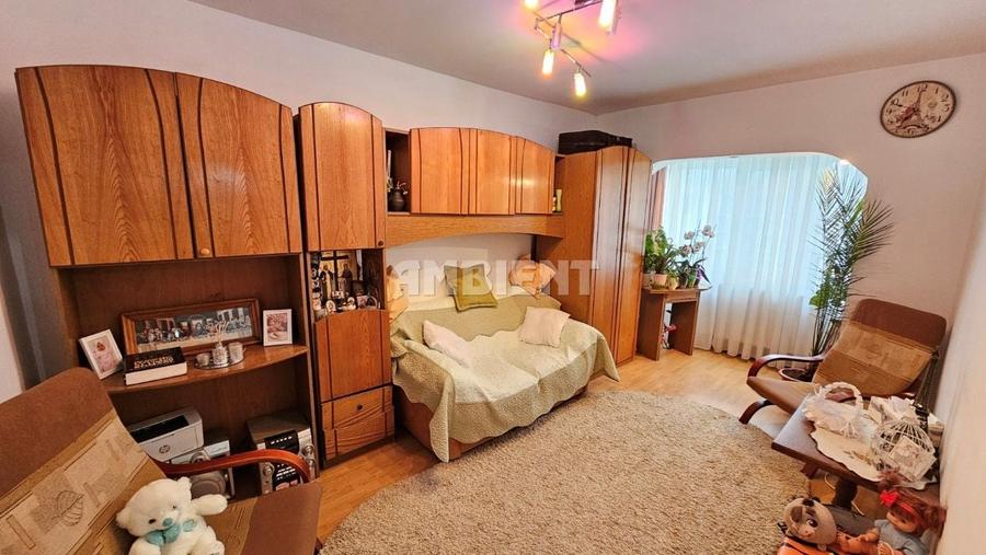 Apartament 3 camere, parțial mobilat, zona CENTRU; - 7