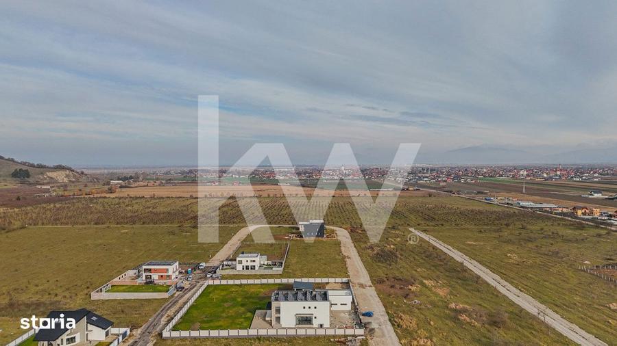 Teren de vanzare cu autorizatie de construire, 753mp, la baza Dealului - 1