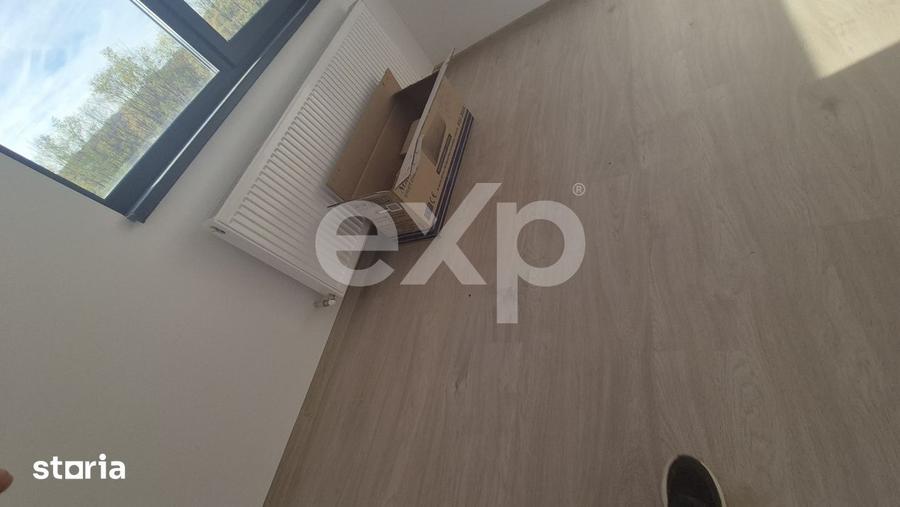 Casă cu 5 camere cu Teren 563 Mp în Albota