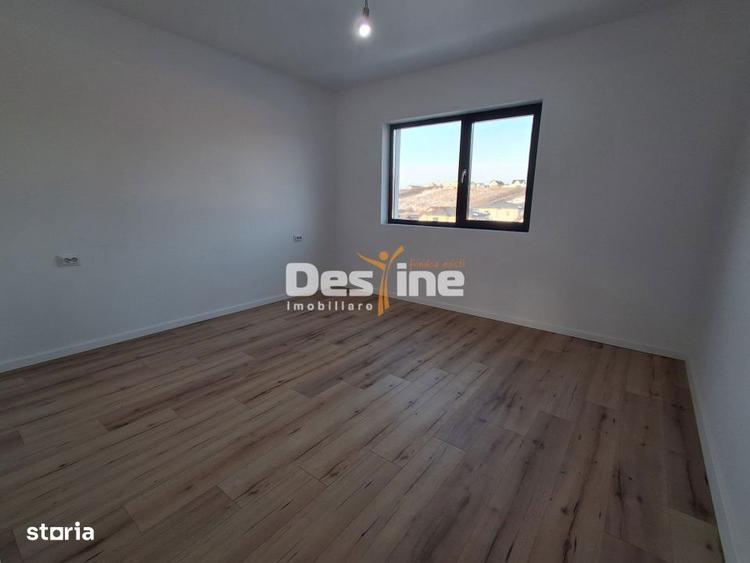 COMISION O %, Miroslava, Casa individuala, P+1+POD, - 1