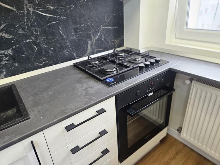 GARSONIERA RENOVATA  RECENT /MOBILATA /LIVIU REBREANU -BD  1  DECEMBRIE  1918 - 10