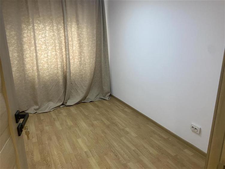 Apartament 3 camere de inchiriat , zona Scoala nr 2- Piata Moldovei decomandat , - 9