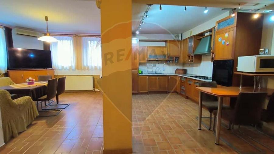 Casa cu piscina de vanzare in zona Piata Centrala Galati - 22