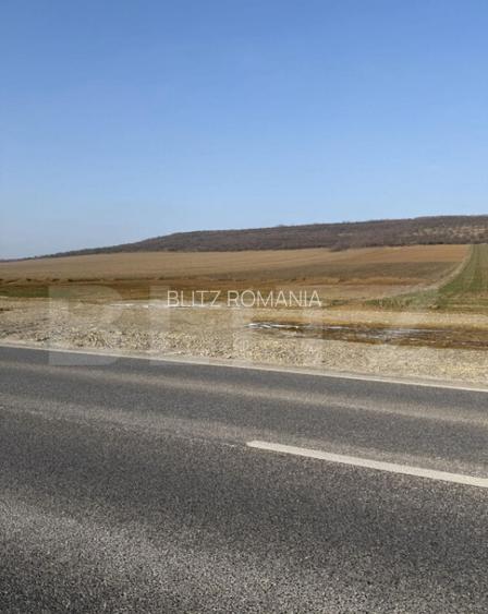 Teren intravilan, 3200 mp la DN 85, la ie?irea din Suceava