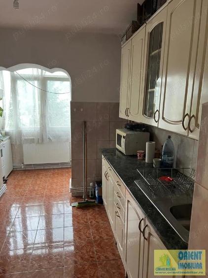 Anda, decomandat, 2 camere, etaj 3, gaze, vanzari Constanta - 1