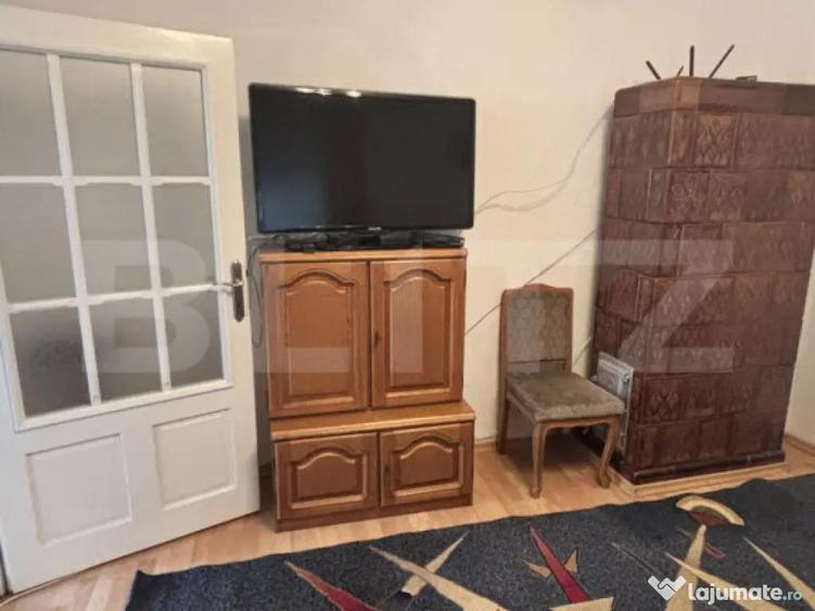 Casa de vanzare, 8 camere, 263 mp + 400 mp teren, in Cam - 1