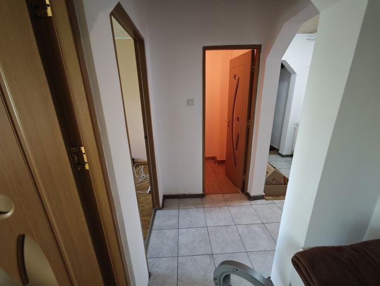 Apartament 3 camere,decomandat - 3