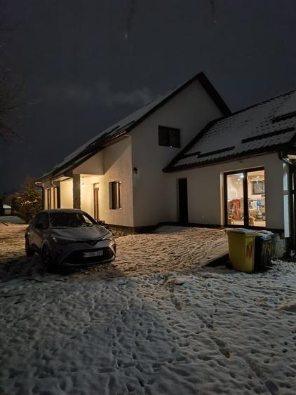 Casă spațioasă și modernă de 220 mp - 1