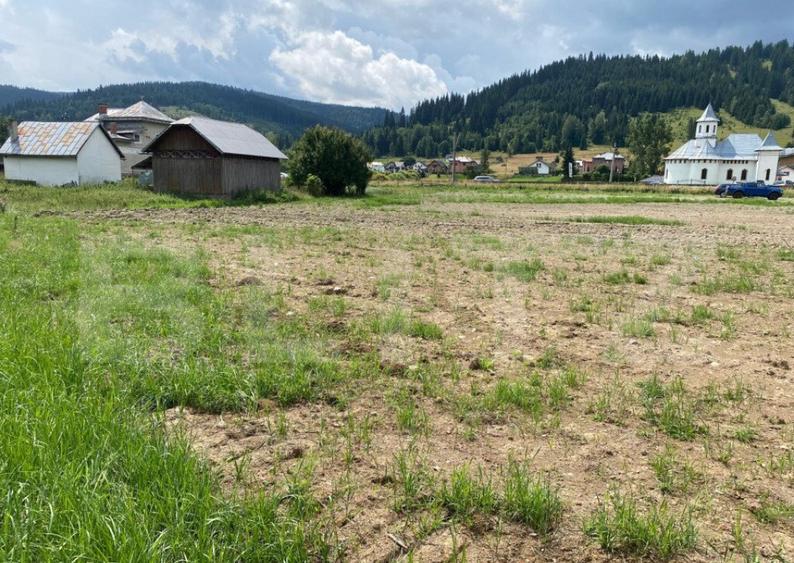 Vanzare teren cu deschidere la drum Vatra Dornei - 2