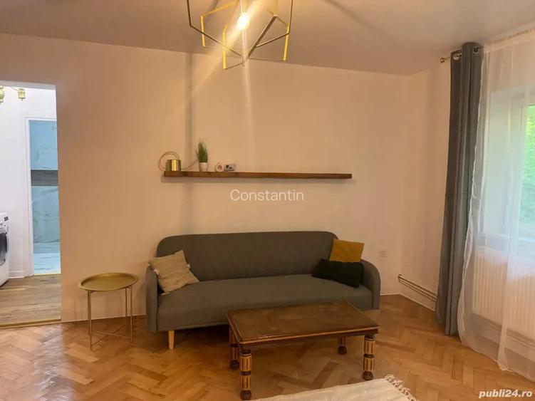 Vand apartament cu trei camere zona OM casute Vand apartament cu trei camere zona OM casute
