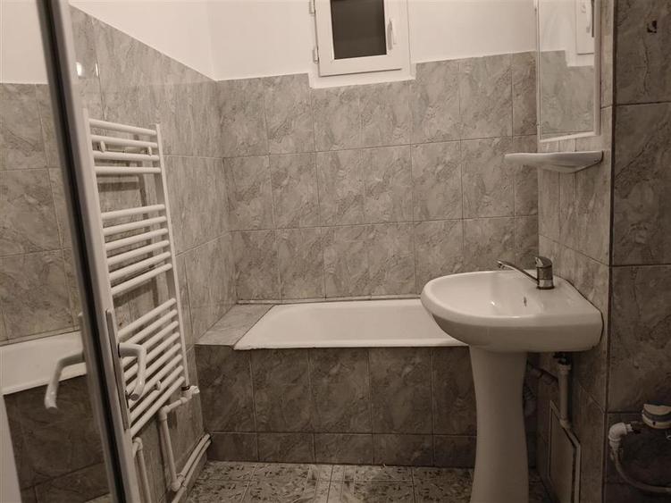 Ap. 2 cam Vidin, conf 1, decomandat, renovat, Liber - 6