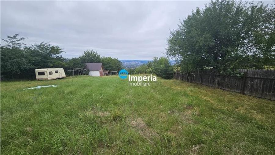 Teren de 1.500 mp, Priveliste si Acces Rapid la Asfalt  Bucium - 1