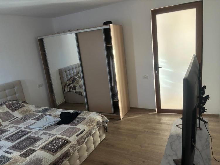 Casă individuală cu 5 camere cu Canalizare în Central