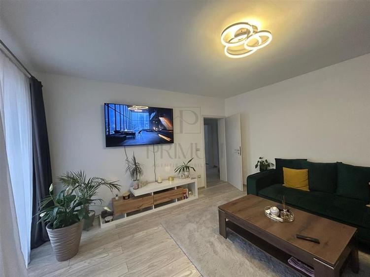 Duplex separat prin camera tehnica - complet mobilat si utilat -   teren 422 mp. - 12