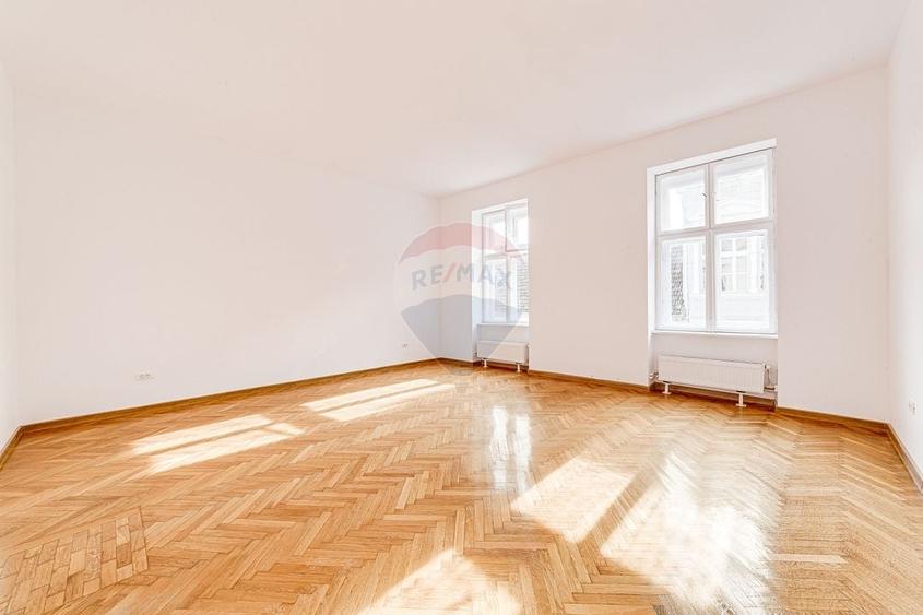 Apartament cu 2 camere de vanzare in zona Teatrului de Stat - 3