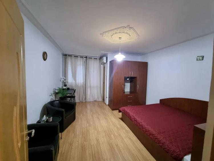 Dristor, garsoniera, 1 min metrou, mobilata si utilata - 1