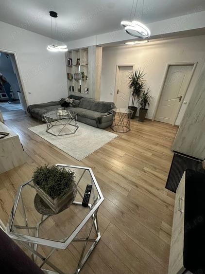 Proprietar, Vand apartament modern cu 3 camere, terasa, balcon, loc de parcare ?i boxa - 2