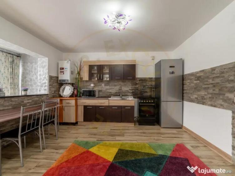 Casa spa?ioasa cu 6 camere ?i teren generos, langa pad - 12