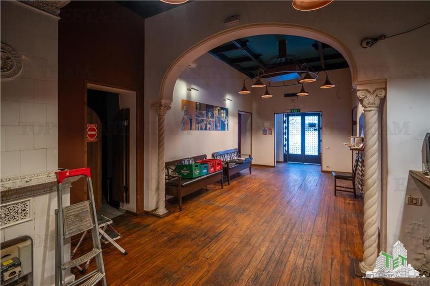 Proprietate Piata Unirii - teren  1000mp +  2 constructii - 6