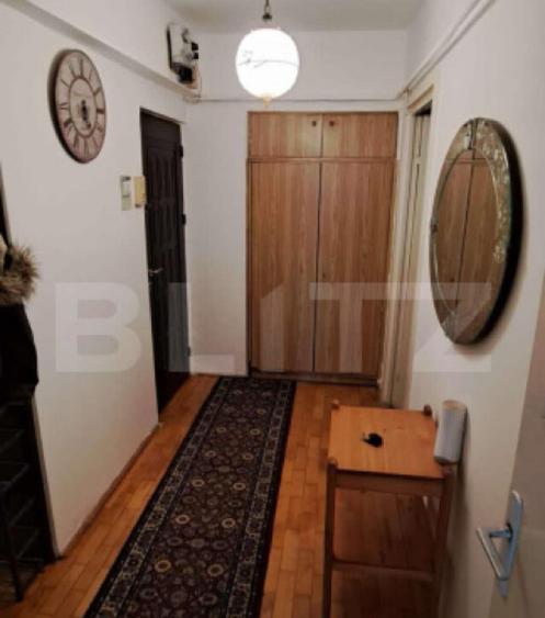 Apartament de inchiriat, cu 3 camere, zona Bd.Independentei - 19