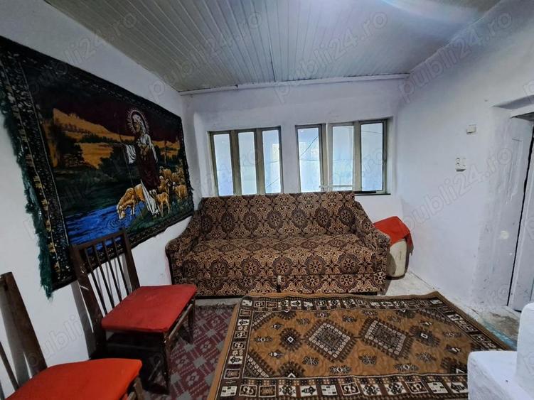 Casa de vanzare la tara - 1