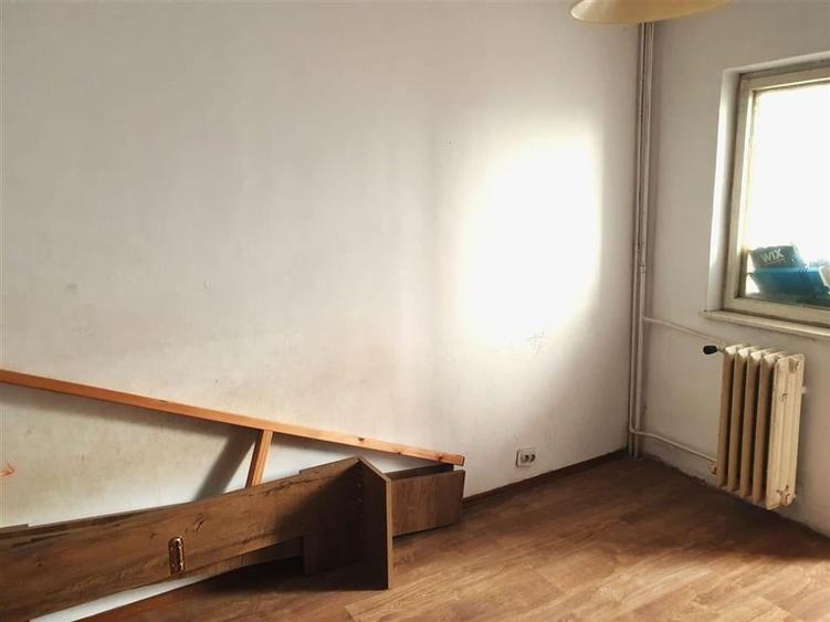 Apartament cu 3 camere Velenta, strada Razboieni - 3