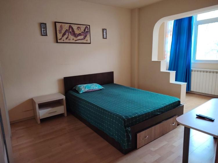 Inchiriez apartament 2 camere Port. - 1