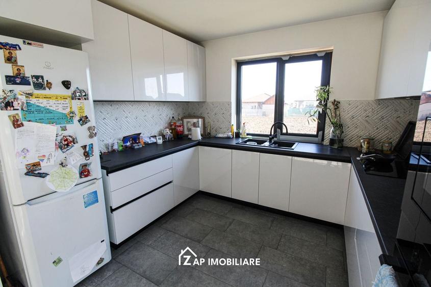 Casă 6 camere –195 mp utili –  P+M  Nazna – teren 644 mp - 9