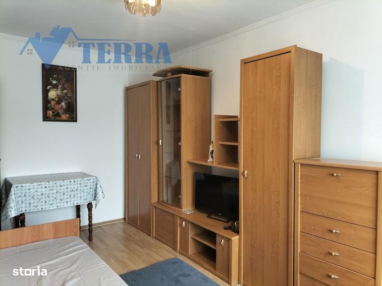 Garsoniera Robea - Etaj 2 - Centrala proprie - Fara comision - 10