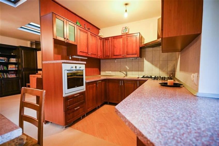 FILM! Rezidenta montana,decor apreciabil, pod mansardabil,garaj propriu,Central - 22