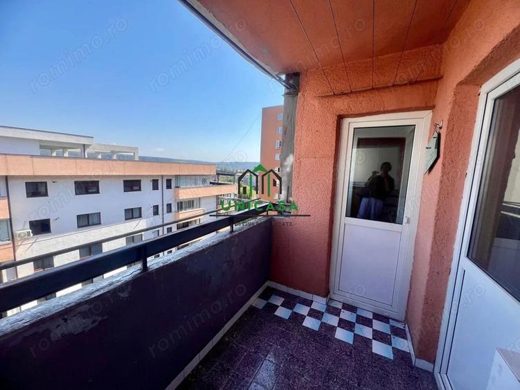 Apartament cu 3 camere de vanzare Calea lui Traian - Zona Nord - 12