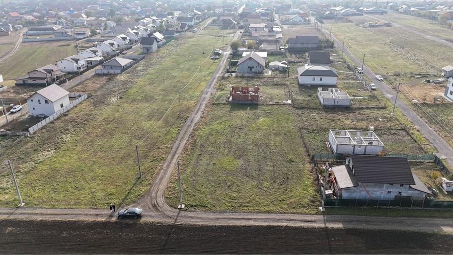 Vand Lot teren - 500 mp cu utilitati - 1