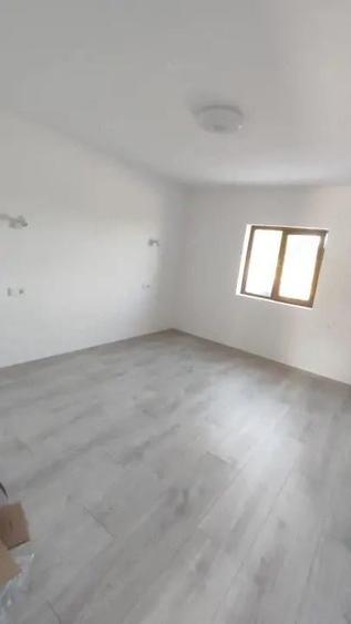 Casa P+1, 160 mp, teren 1280 mp, front 32 m, zona Ghercesti - 1