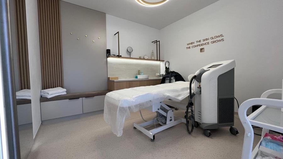 Spațiu comercial de vânzare – 247 mp utili, împărțiți în 2 unități independente - 8