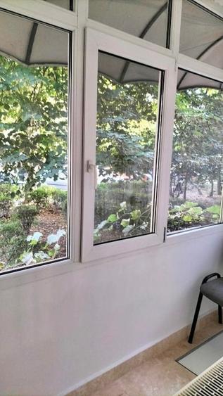 Apartament cu 2 camere semidecomandat, mobilat în Rovine