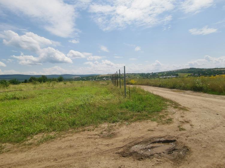 BUCIUM , 6 KM DIN IASI , teren perfect plan , 99.999 % acces pe asfalt - 9