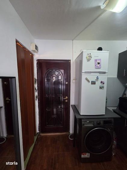 Garsoniera de vanzare , zona Umt - 7