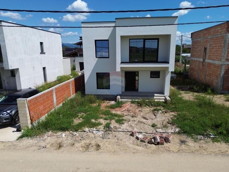 Casă moderne cu 4 camere de vânzare in SASAR / 5 ari teren / utilitati - 13