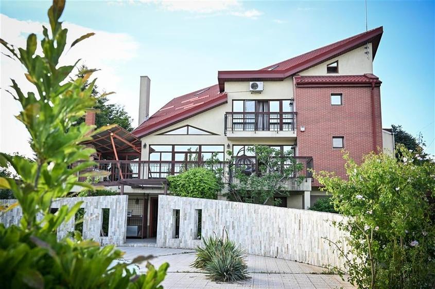 Casă individuală cu 5 camere cu Teren 3000 Mp în Nord