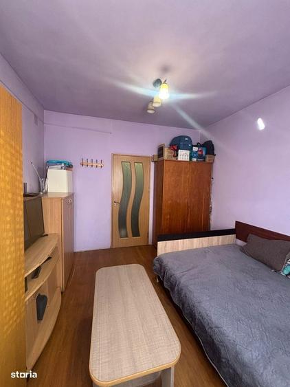 DGM Imobiliare: Camera camin str. Spaniei-Nanterre, et. 1/4 - 6