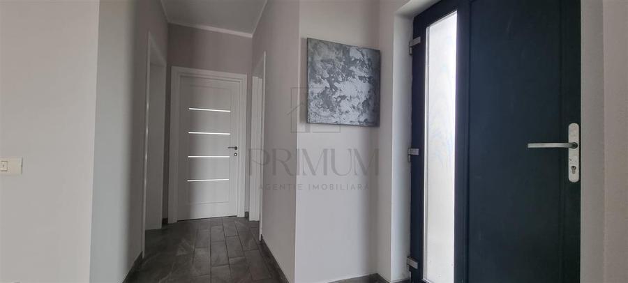 Duplex pe plan - 4 camere - zona linistita - terasa mare - 9