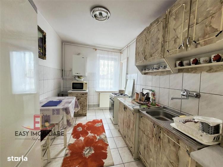 Apartament 3 camere , Tudor , Str.Sarguintei - 2